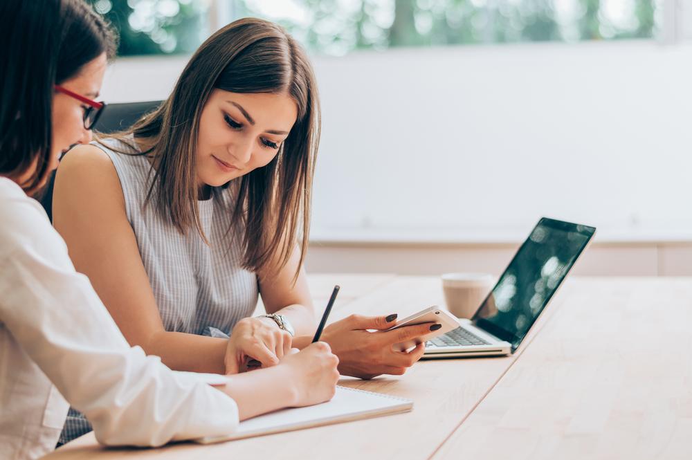 Wij begeleiden u bij het opstellen van een haalbaar financieel plan. We gaan na of u rekening houdt met alle kosten die bij de opstart van een vennootschap of éénmanszaak komen kijken. 